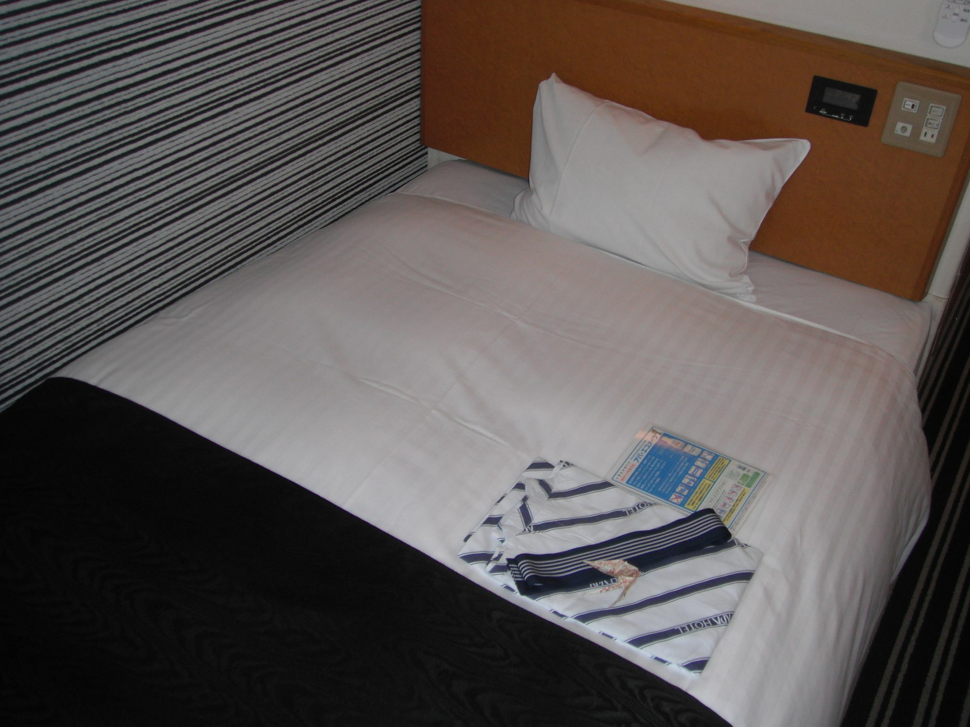 Apa Hotel Tokushima Ekimae Экстерьер фото
